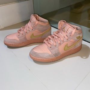 Jordan 1 Pink Suede 4.5y